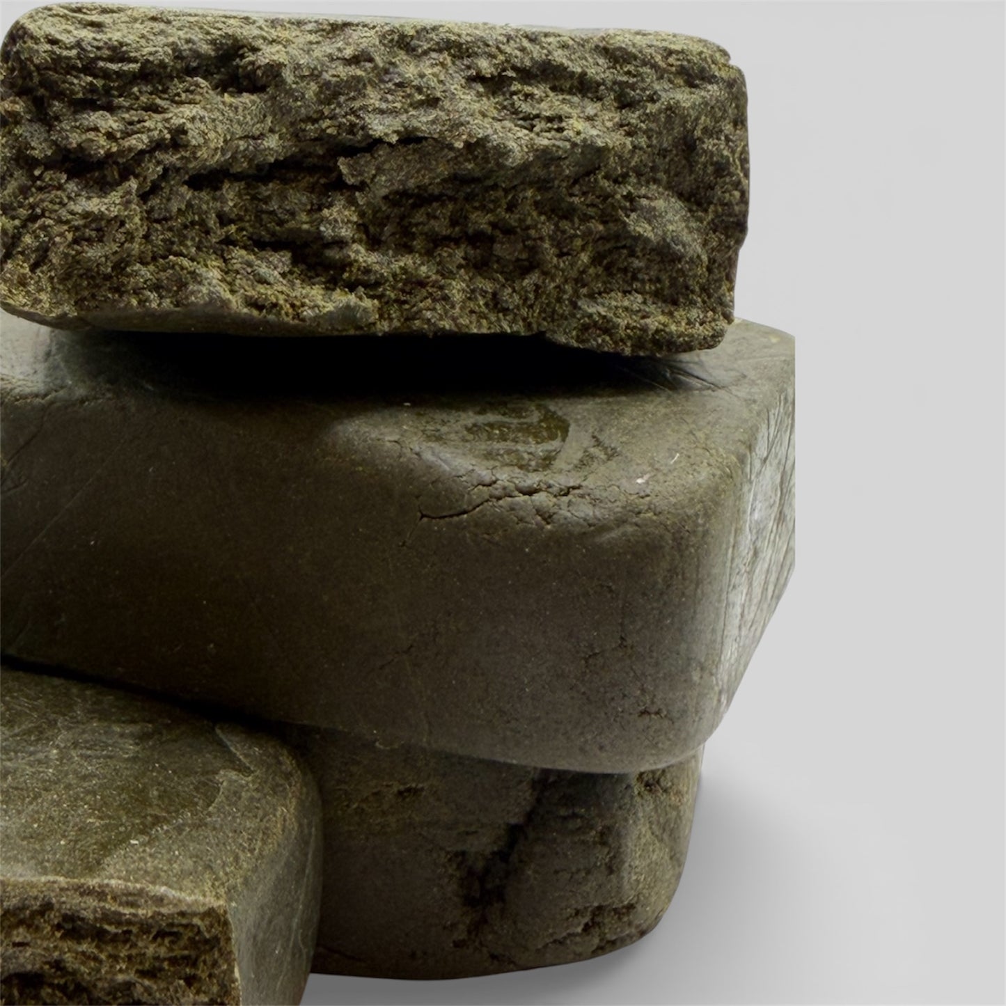 Manali-cream-hash-40procent-thca-closeup